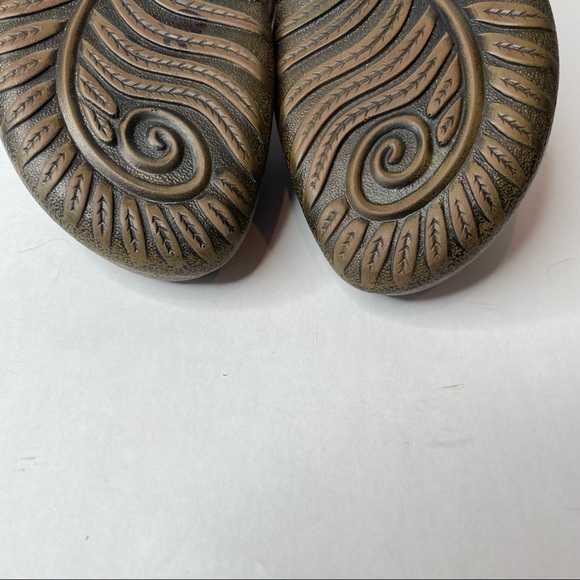 Brown Women's Shoes - Picture 8 of 11